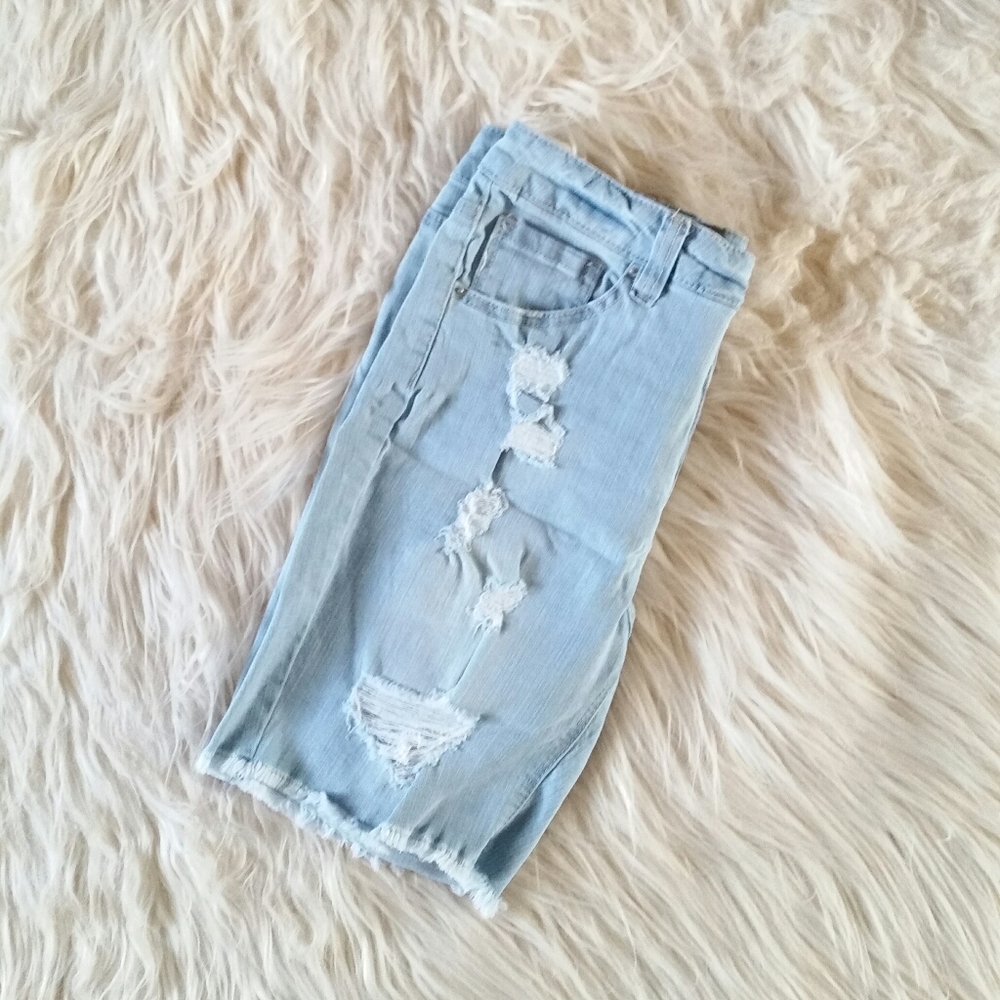 🆕DISTRESSED BERMUDA🆕 - Picture 3 of 4
